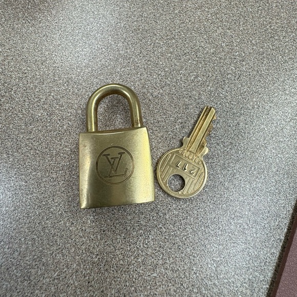 LV Lock & Key Number 217 - Authentic - Picture 1 of 7